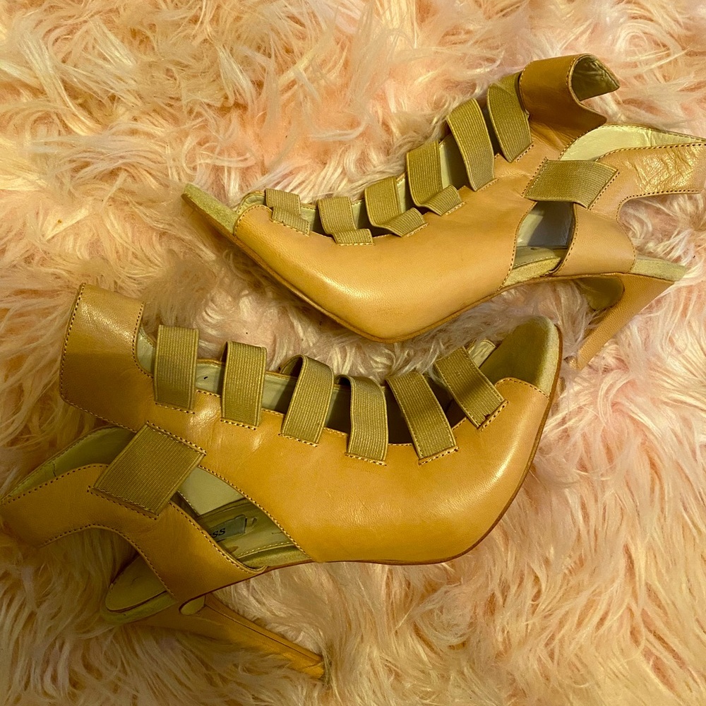 Taupe size 9 Nine West open toe